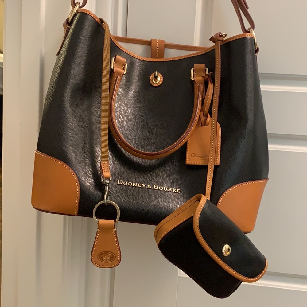 Vintage Dooney & Bourke Leather Handbag w/ wallet